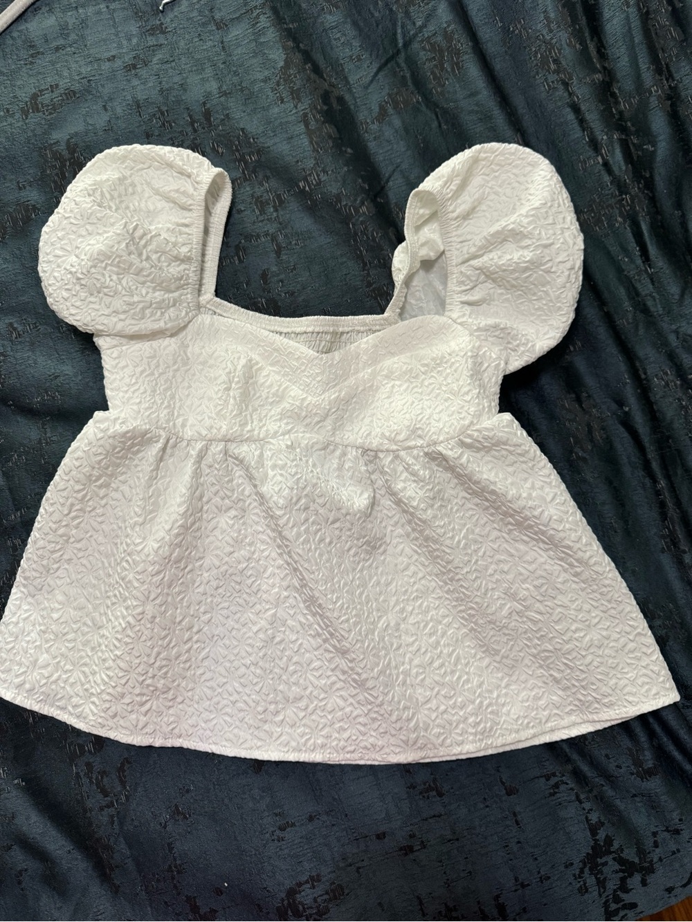 SHEIN White Textured Puff Sleeve Peplum Top
